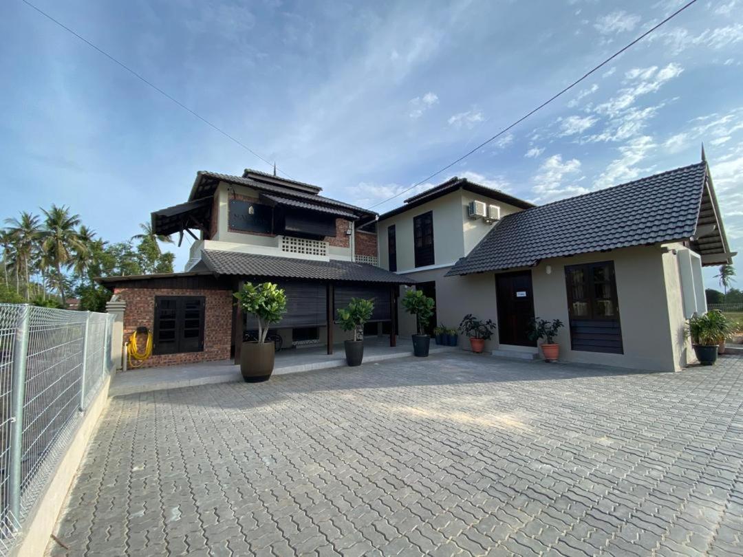 Nalayan Villa Kampung Kuala Besut Kültér fotó